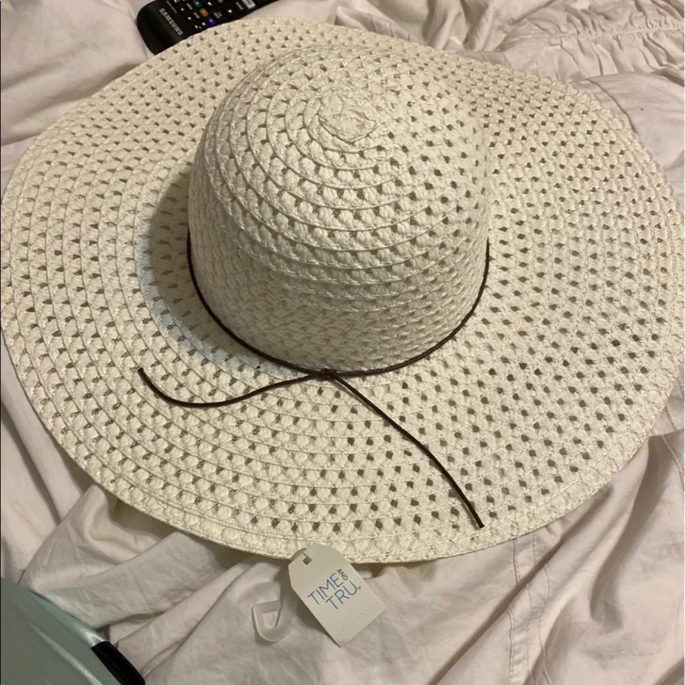 Sun hat - Picture 2 of 2